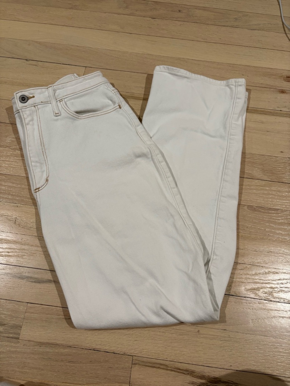 Hollister Off-White Ultra High-Rise Dad Jeans
